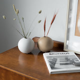 bauhaus magazijn en twee vazen