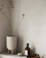 handzeep van kristina dam in badkamer