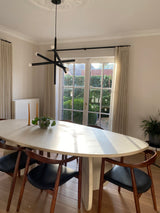 Betonlook eettafel organische vorm