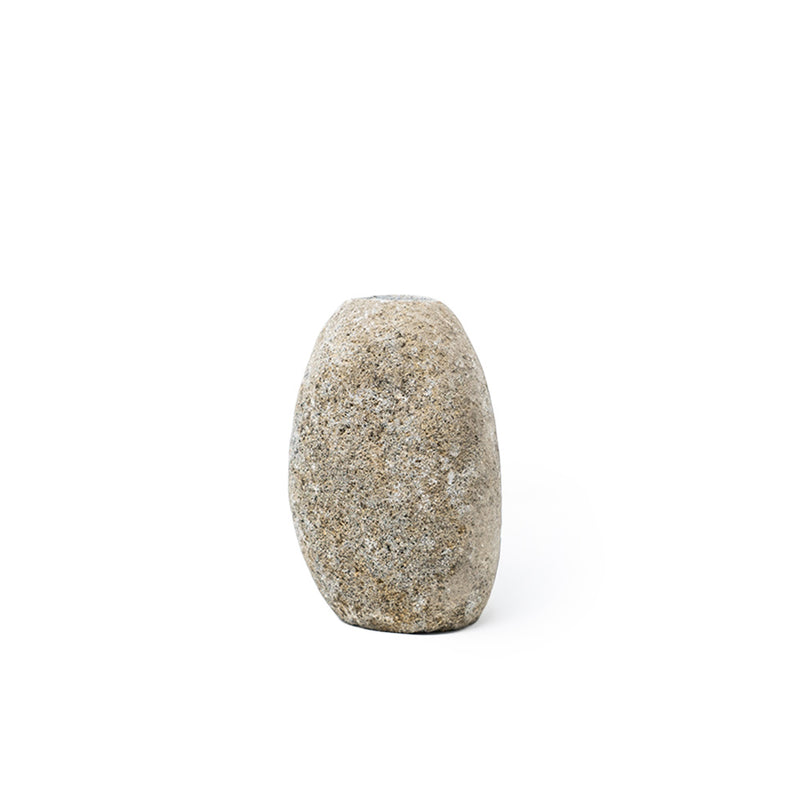 stenen kandelaar